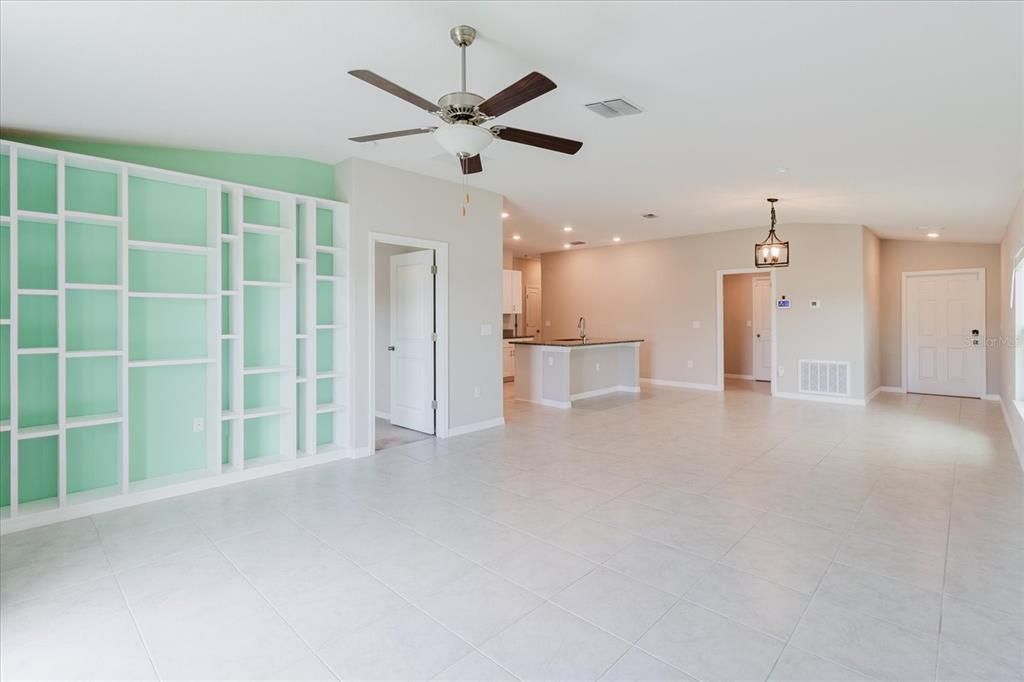 For Sale: $339,900 (4 beds, 2 baths, 1841 Square Feet)