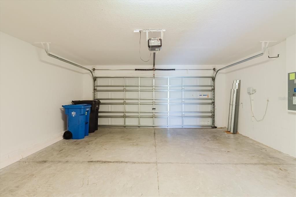 For Sale: $339,900 (4 beds, 2 baths, 1841 Square Feet)
