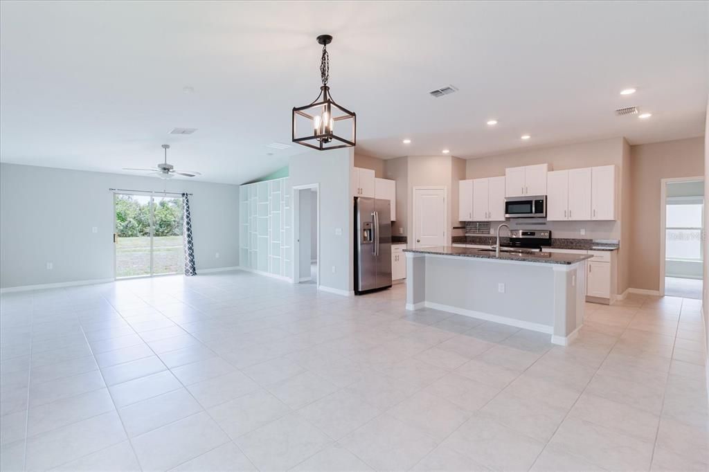 For Sale: $339,900 (4 beds, 2 baths, 1841 Square Feet)