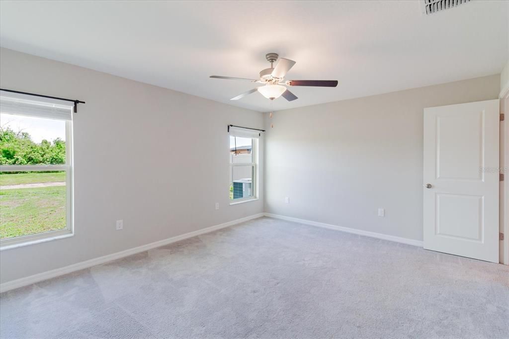 For Sale: $339,900 (4 beds, 2 baths, 1841 Square Feet)