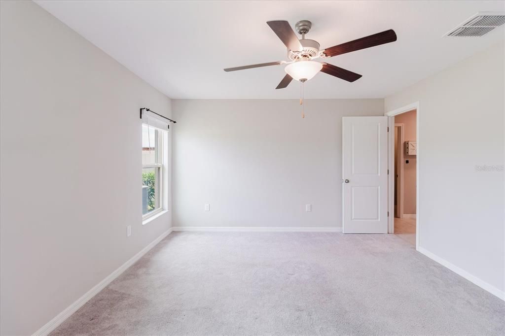 For Sale: $339,900 (4 beds, 2 baths, 1841 Square Feet)