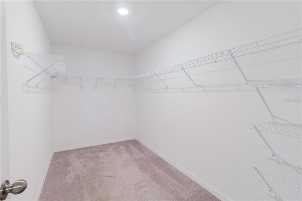 For Sale: $339,900 (4 beds, 2 baths, 1841 Square Feet)
