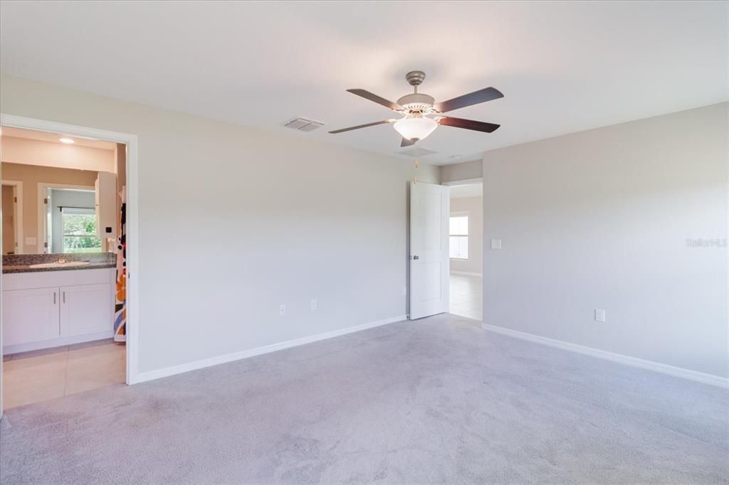 For Sale: $339,900 (4 beds, 2 baths, 1841 Square Feet)
