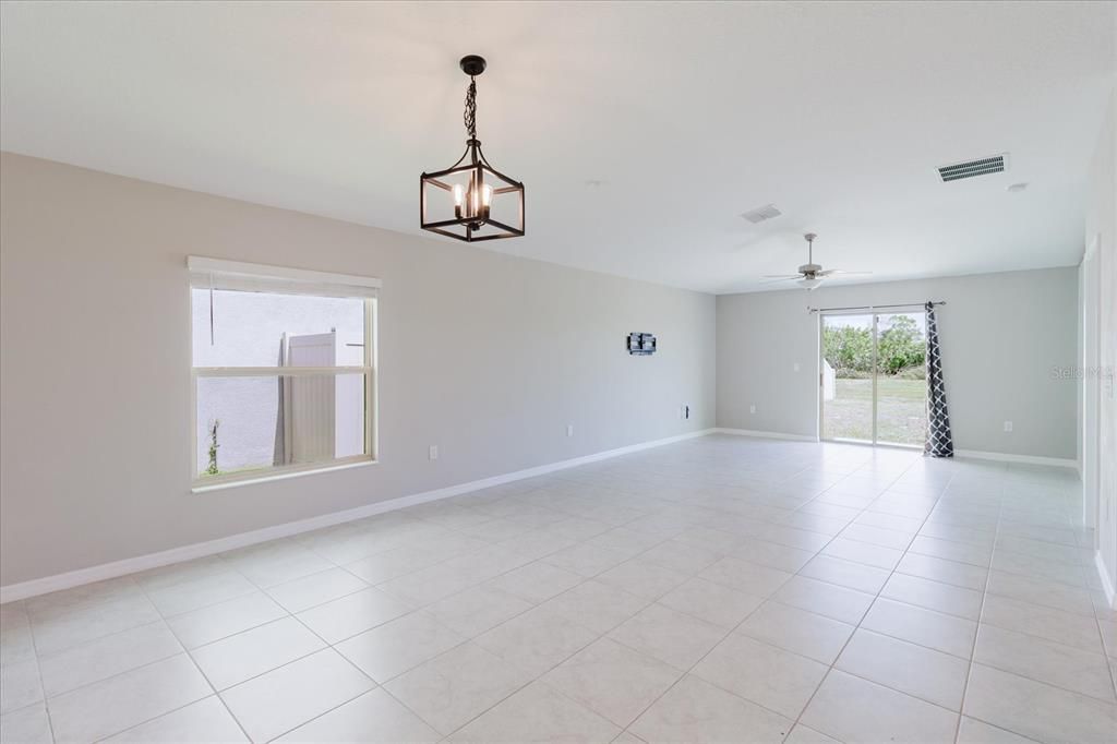 For Sale: $339,900 (4 beds, 2 baths, 1841 Square Feet)