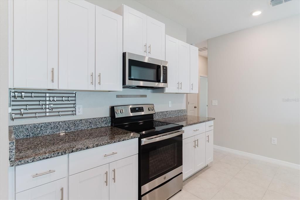 For Sale: $339,900 (4 beds, 2 baths, 1841 Square Feet)