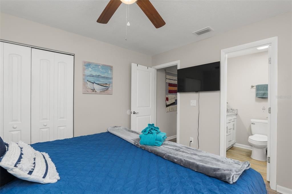 En Venta: $894,000 (6 camas, 0 baños, 2055 Pies cuadrados)