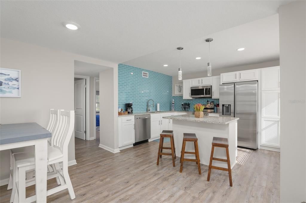 En Venta: $894,000 (6 camas, 0 baños, 2055 Pies cuadrados)