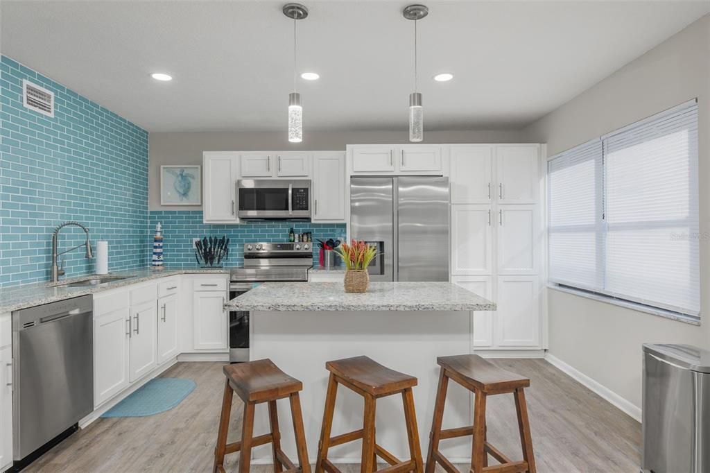 En Venta: $894,000 (6 camas, 0 baños, 2055 Pies cuadrados)
