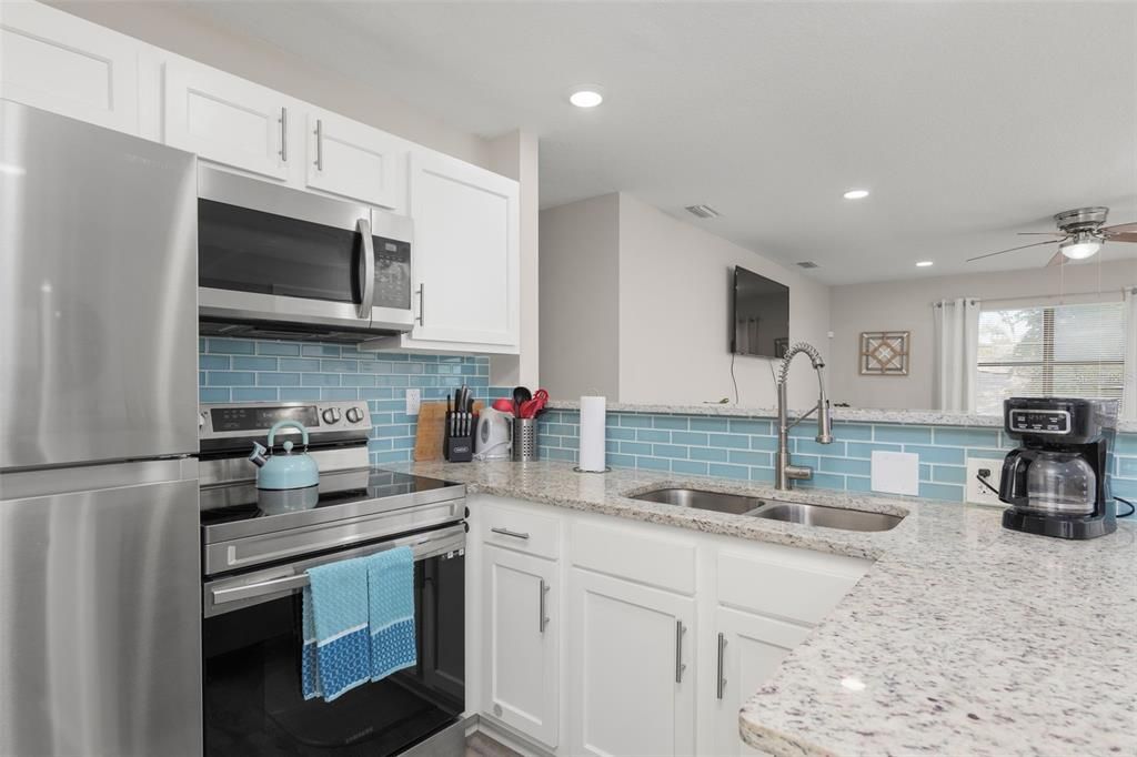 En Venta: $894,000 (6 camas, 0 baños, 2055 Pies cuadrados)