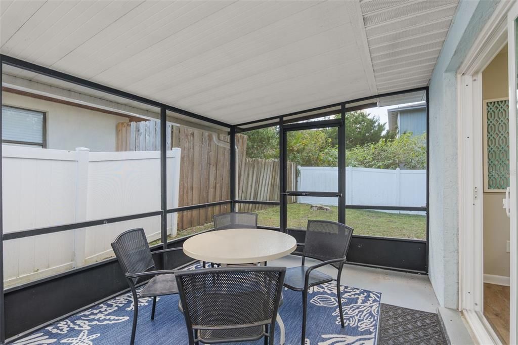 En Venta: $894,000 (6 camas, 0 baños, 2055 Pies cuadrados)