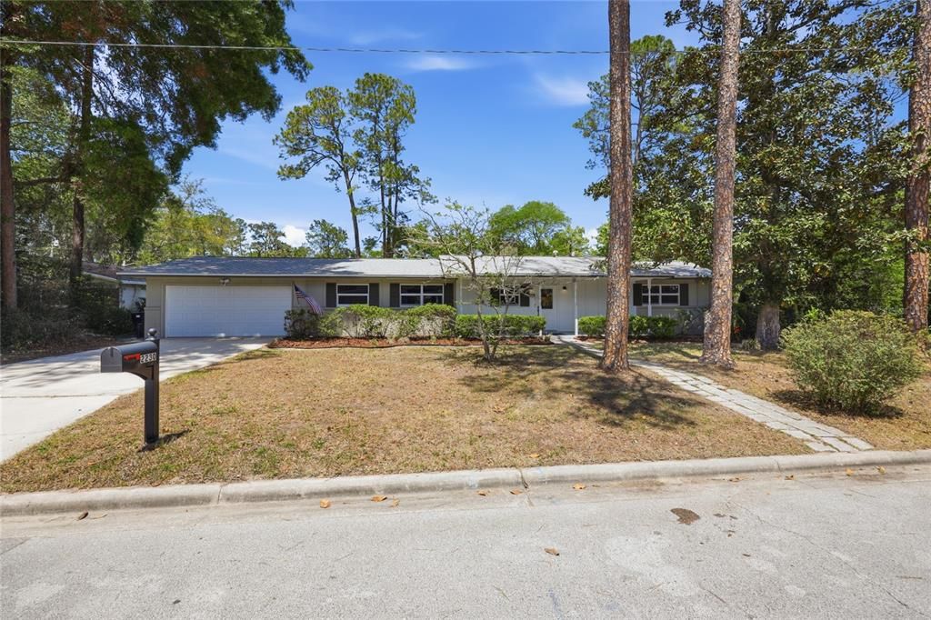 Vendido Recientemente: $479,000 (4 camas, 2 baños, 2016 Pies cuadrados)
