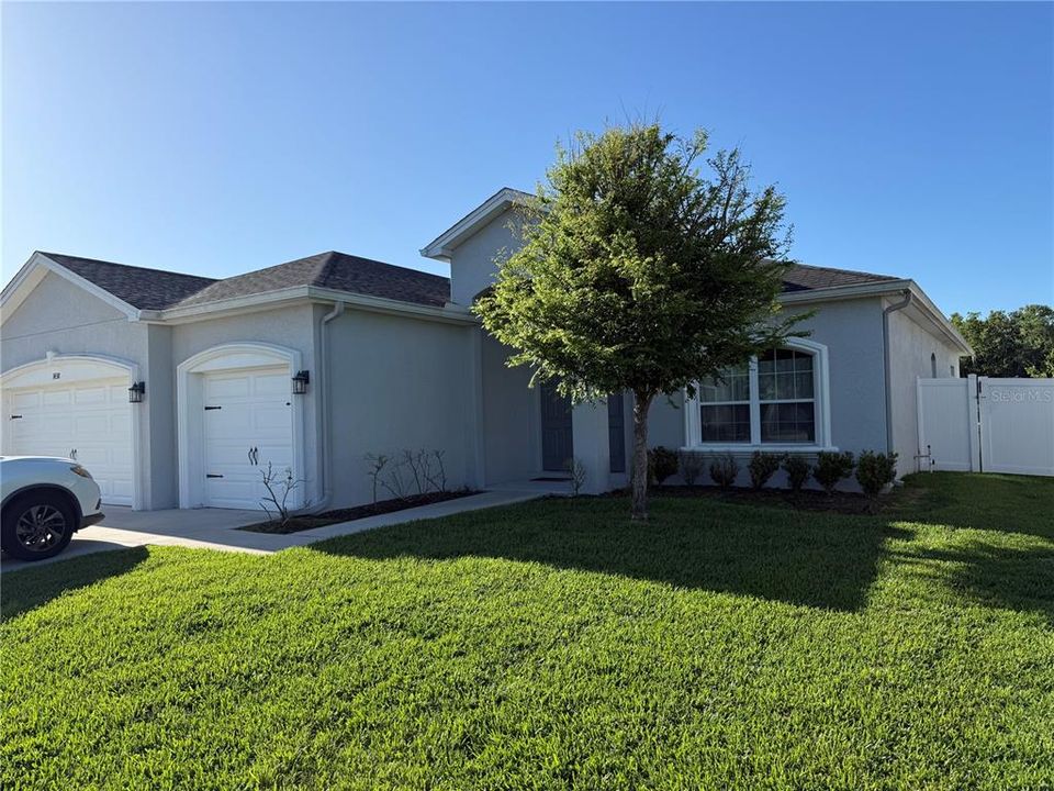 Vendido Recientemente: $449,000 (4 camas, 3 baños, 2285 Pies cuadrados)