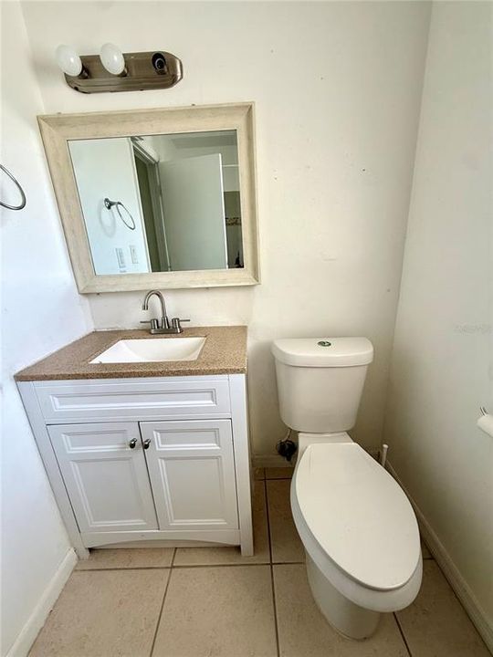 For Sale: $119,000 (1 beds, 1 baths, 702 Square Feet)