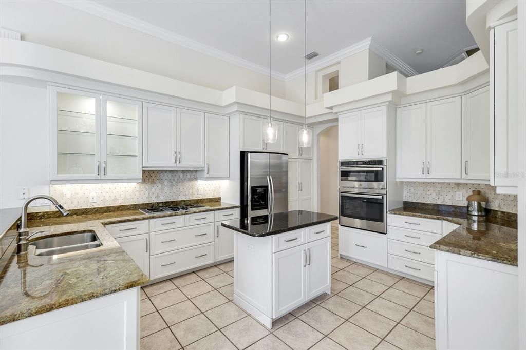 En Venta: $1,599,000 (3 camas, 3 baños, 2677 Pies cuadrados)