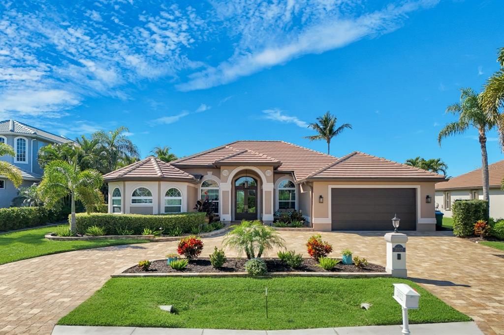 En Venta: $1,599,000 (3 camas, 3 baños, 2677 Pies cuadrados)