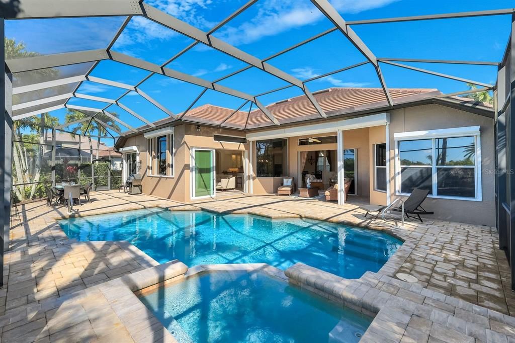 En Venta: $1,599,000 (3 camas, 3 baños, 2677 Pies cuadrados)