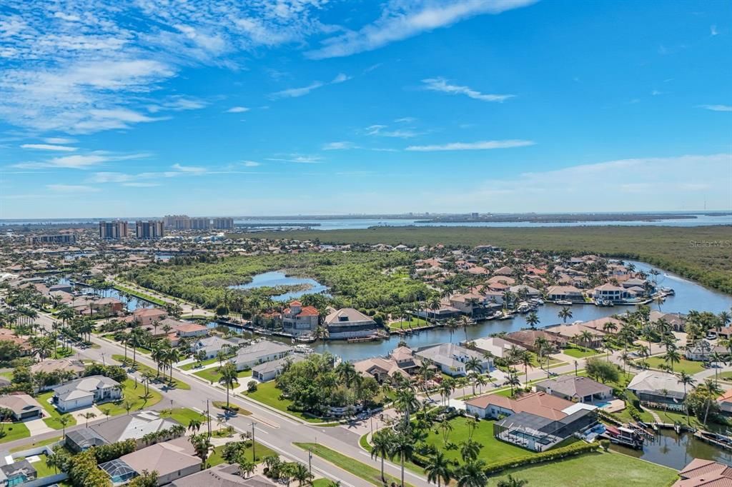 En Venta: $1,599,000 (3 camas, 3 baños, 2677 Pies cuadrados)