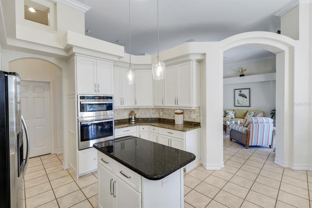 En Venta: $1,599,000 (3 camas, 3 baños, 2677 Pies cuadrados)