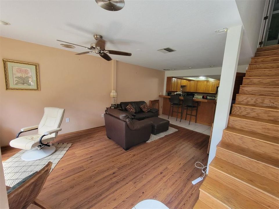 For Rent: $1,800 (2 beds, 1 baths, 1476 Square Feet)