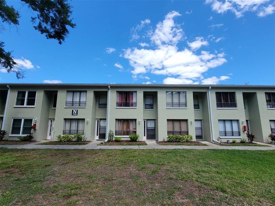 For Rent: $1,800 (2 beds, 1 baths, 1476 Square Feet)