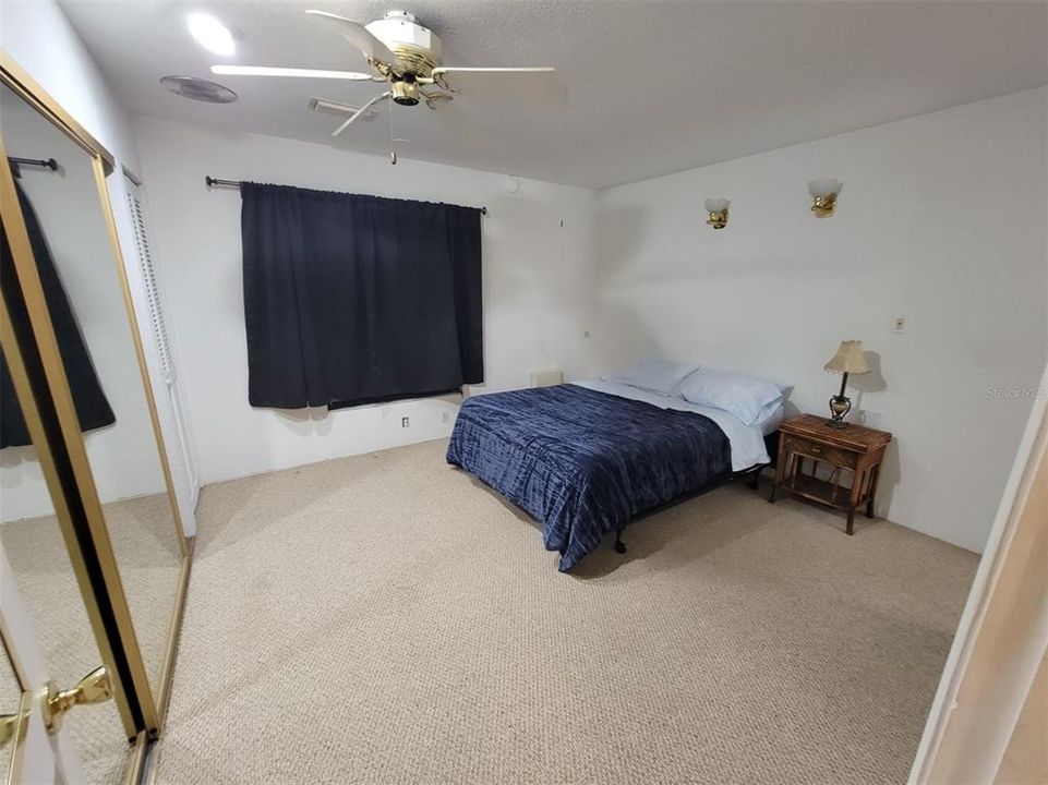 For Rent: $1,800 (2 beds, 1 baths, 1476 Square Feet)