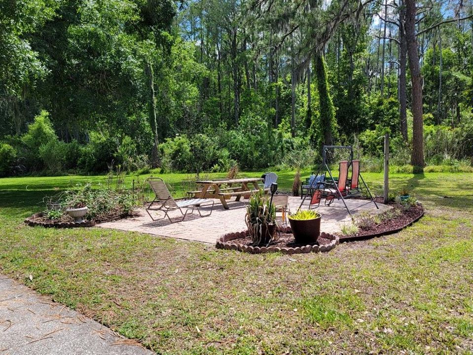 For Rent: $1,800 (2 beds, 1 baths, 1476 Square Feet)