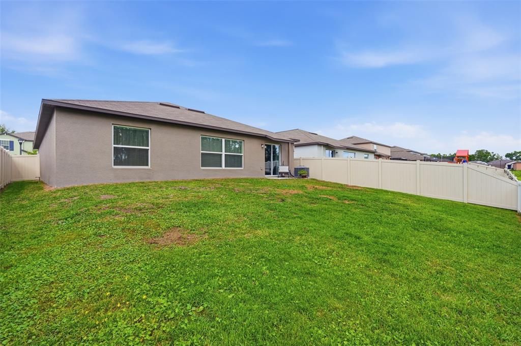En Venta: $329,900 (4 camas, 2 baños, 1936 Pies cuadrados)