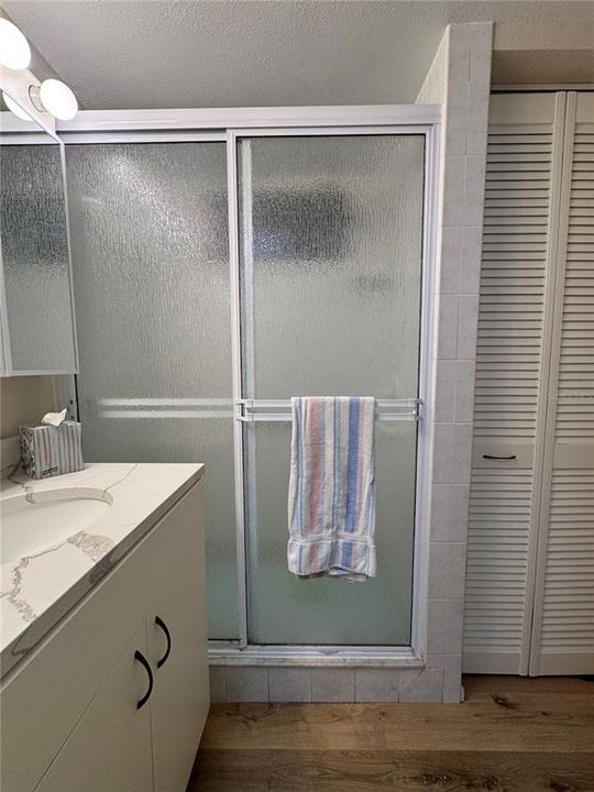 На продажу: $299,500 (2 спален, 1 ванн, 844 Квадратных фут)