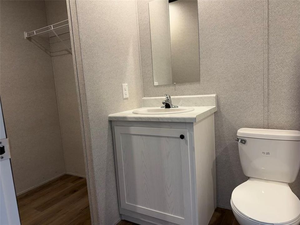 Active With Contract: $155,000 (2 beds, 2 baths, 784 Square Feet)