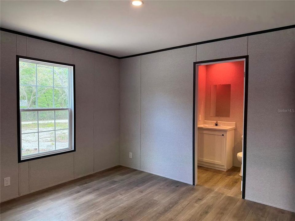 Active With Contract: $155,000 (2 beds, 2 baths, 784 Square Feet)