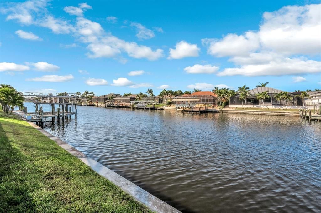 En Venta: $999,000 (4 camas, 3 baños, 2945 Pies cuadrados)