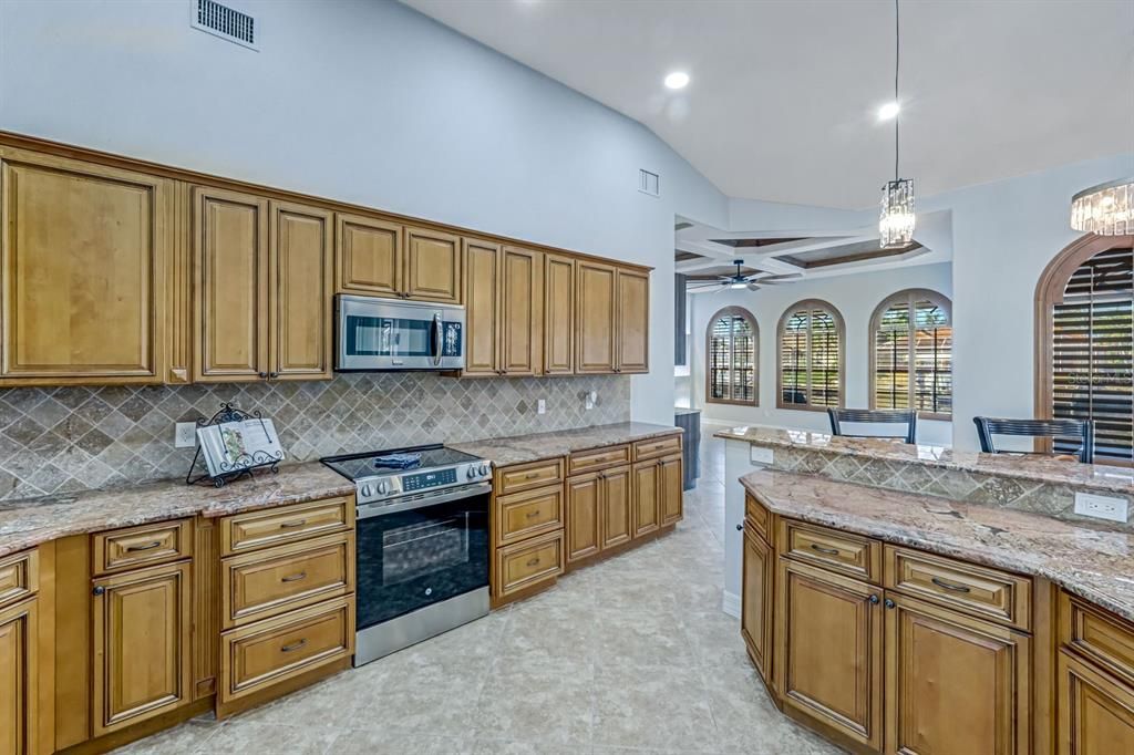 En Venta: $999,000 (4 camas, 3 baños, 2945 Pies cuadrados)