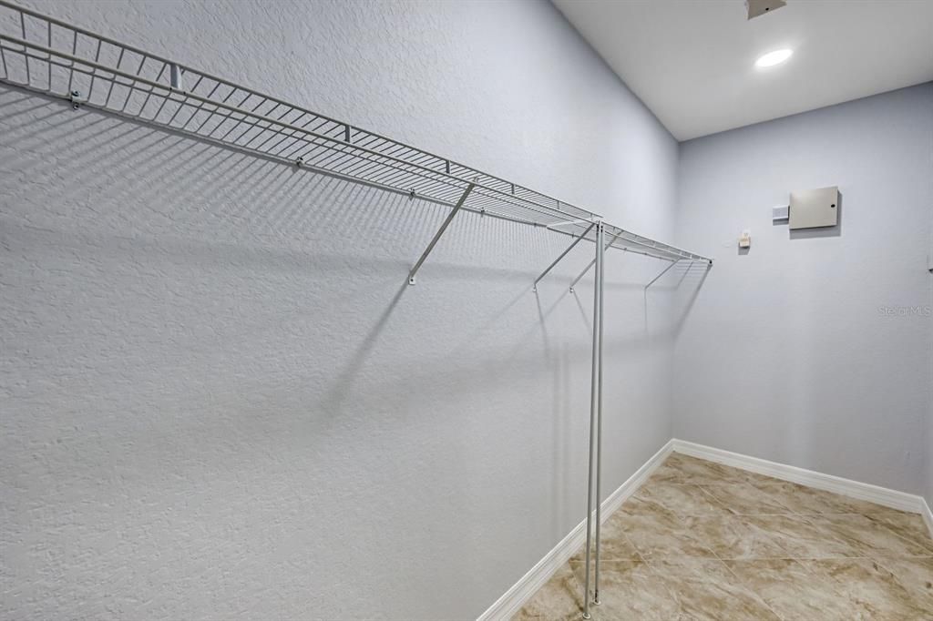 En Venta: $999,000 (4 camas, 3 baños, 2945 Pies cuadrados)