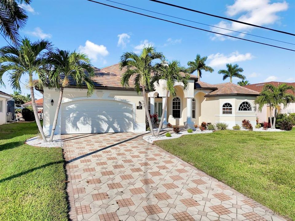 En Venta: $999,000 (4 camas, 3 baños, 2945 Pies cuadrados)