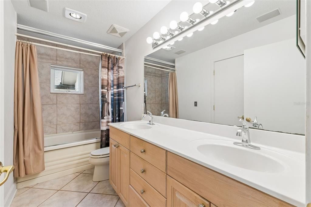 For Sale: $2,950,000 (5 beds, 4 baths, 7153 Square Feet)