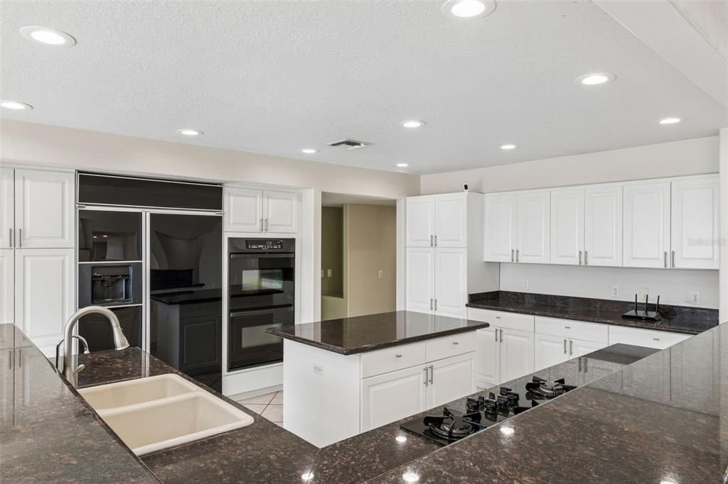 For Sale: $2,950,000 (5 beds, 4 baths, 7153 Square Feet)