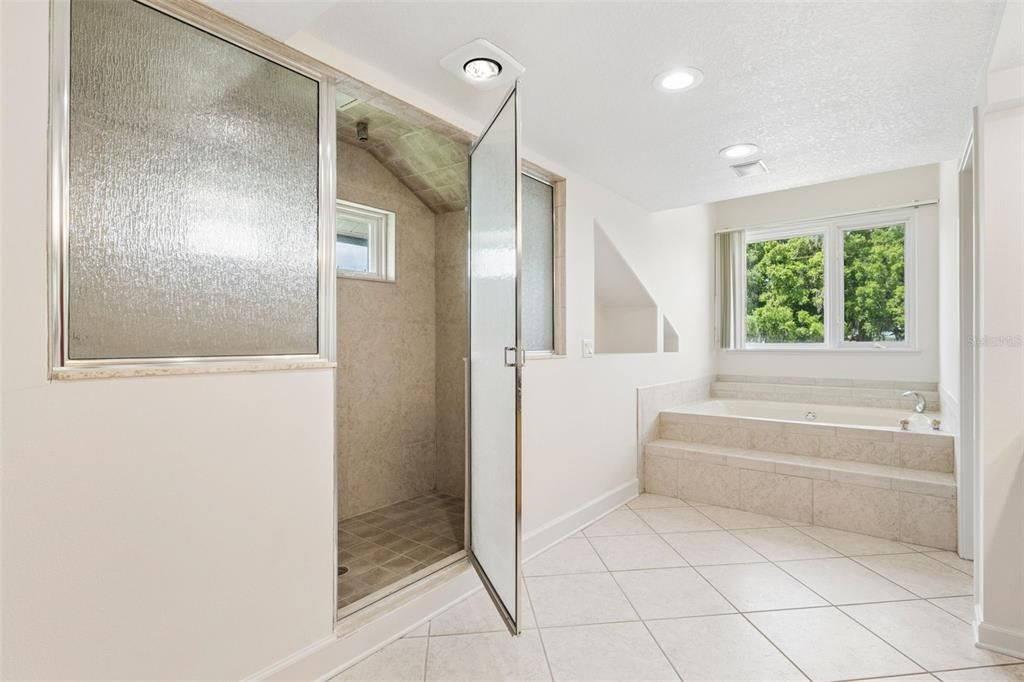 For Sale: $2,950,000 (5 beds, 4 baths, 7153 Square Feet)