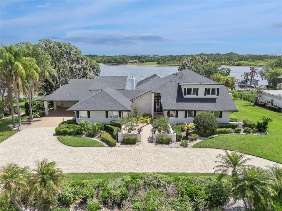 For Sale: $2,950,000 (5 beds, 4 baths, 7153 Square Feet)