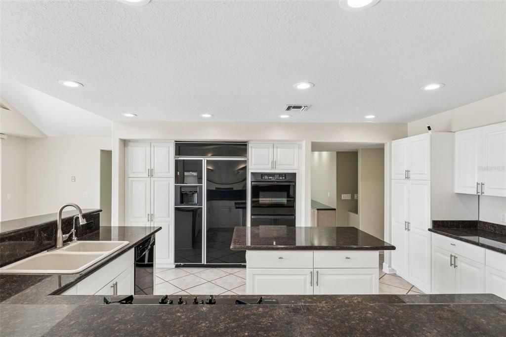 For Sale: $2,950,000 (5 beds, 4 baths, 7153 Square Feet)