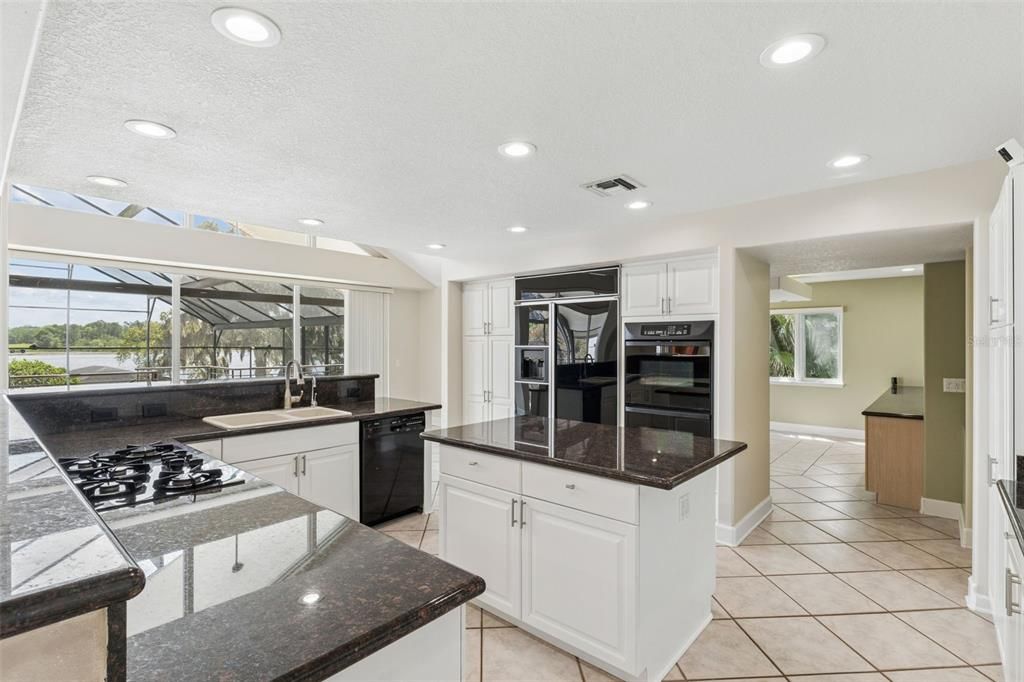 For Sale: $2,950,000 (5 beds, 4 baths, 7153 Square Feet)