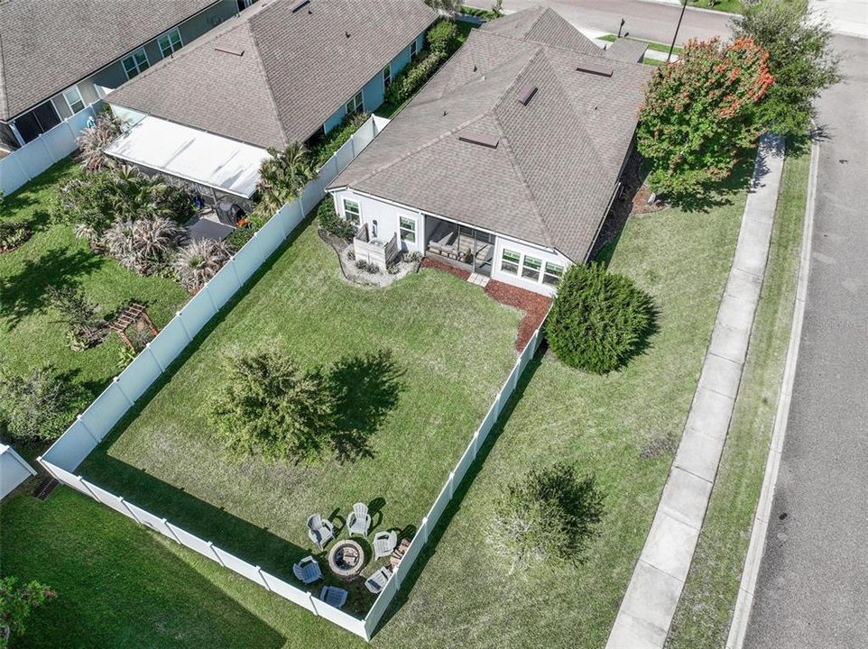 Activo con contrato: $350,000 (3 camas, 2 baños, 1914 Pies cuadrados)