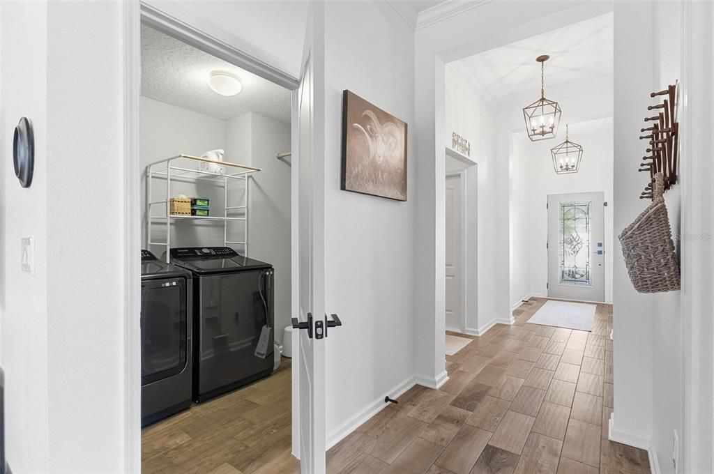 Activo con contrato: $350,000 (3 camas, 2 baños, 1914 Pies cuadrados)