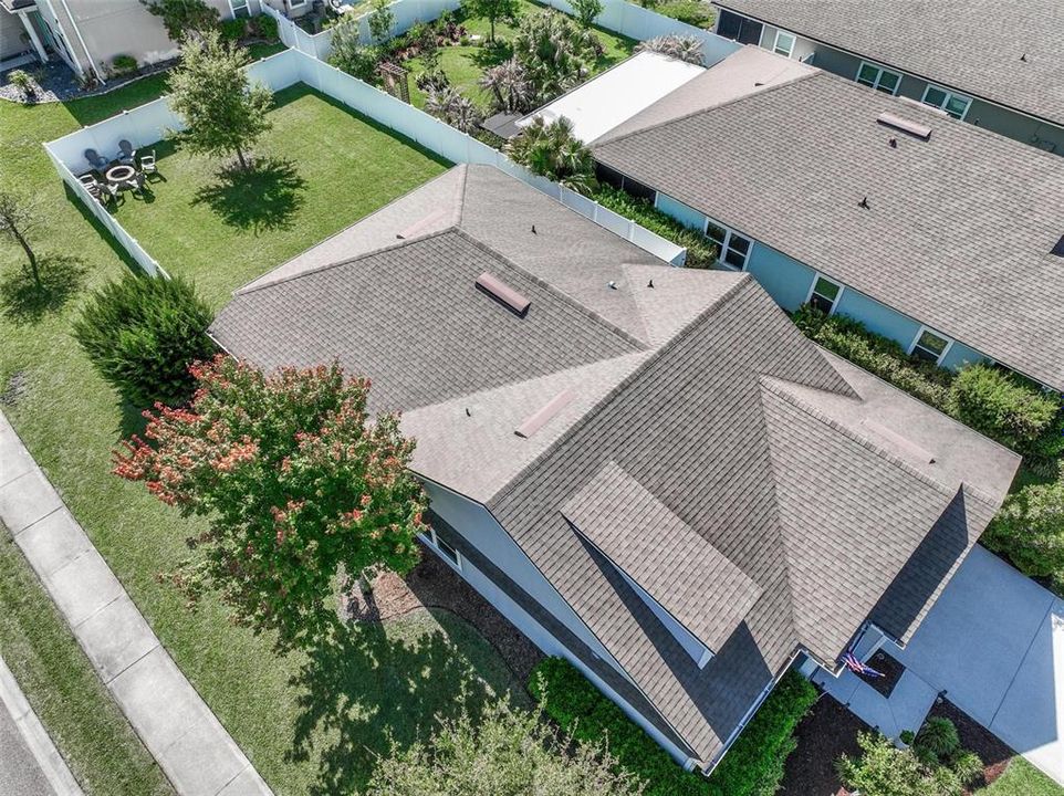 Activo con contrato: $350,000 (3 camas, 2 baños, 1914 Pies cuadrados)