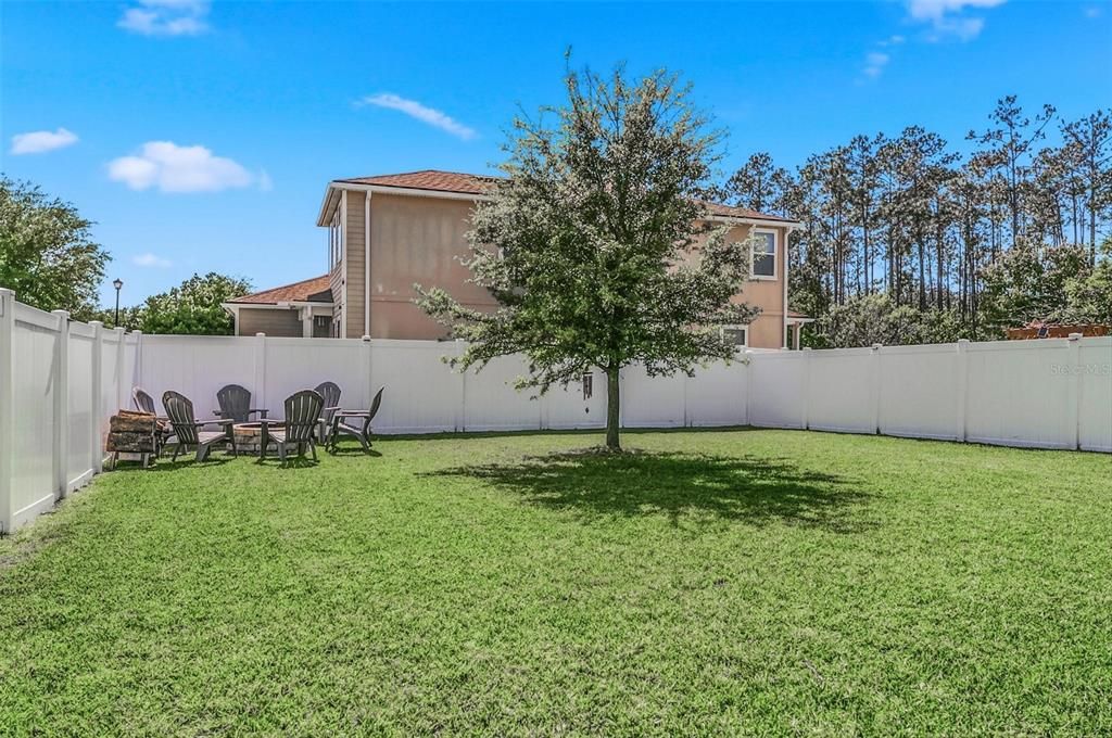 Activo con contrato: $350,000 (3 camas, 2 baños, 1914 Pies cuadrados)