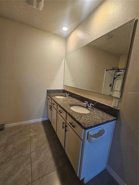 En Renta: $2,300 (3 camas, 2 baños, 1711 Pies cuadrados)