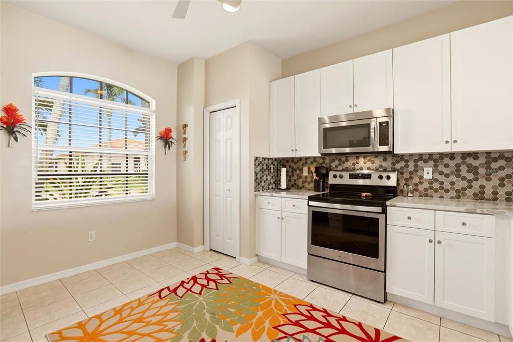 For Sale: $405,000 (3 beds, 2 baths, 1572 Square Feet)