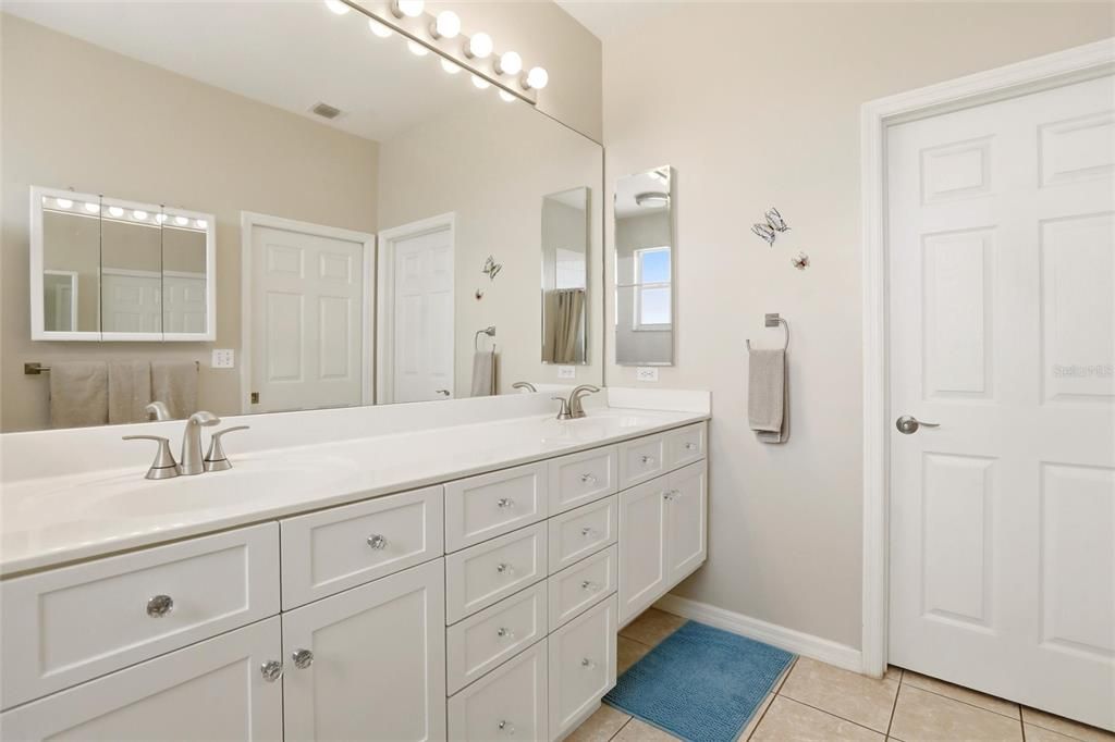 For Sale: $405,000 (3 beds, 2 baths, 1572 Square Feet)