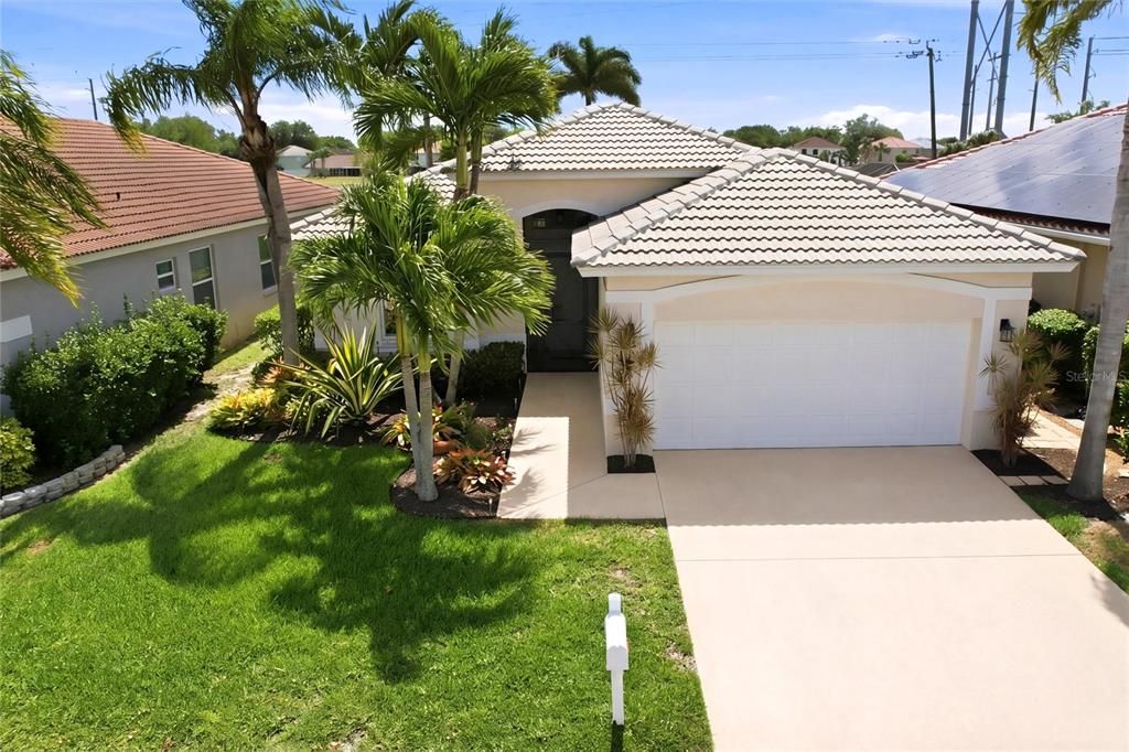 For Sale: $405,000 (3 beds, 2 baths, 1572 Square Feet)