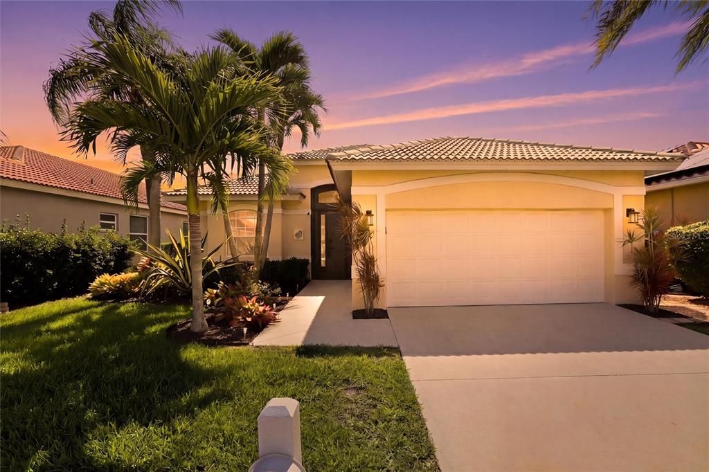 For Sale: $405,000 (3 beds, 2 baths, 1572 Square Feet)