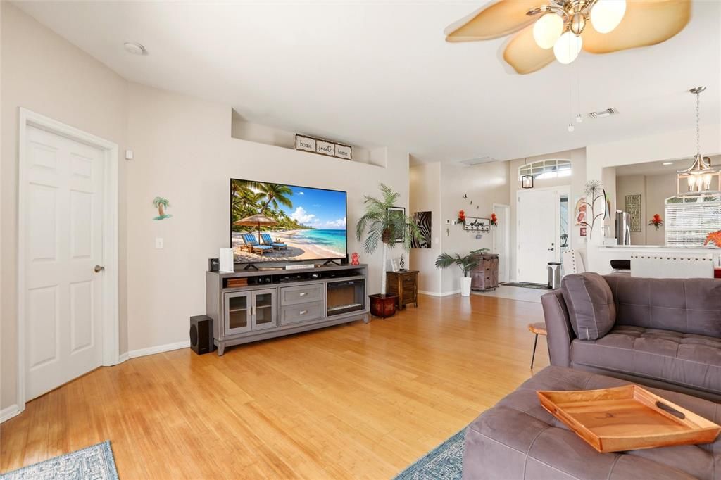 For Sale: $405,000 (3 beds, 2 baths, 1572 Square Feet)